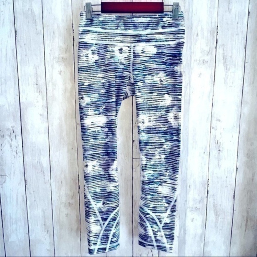 Lululemon True Self Crop II size 2
